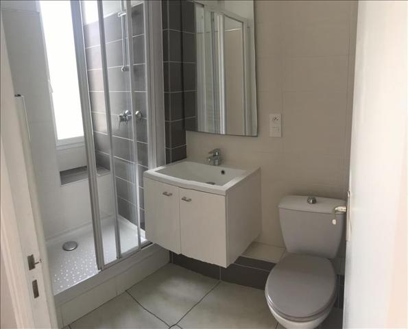 Immeuble à vendre |  Le Lardin-Saint-Lazare |  357 m²