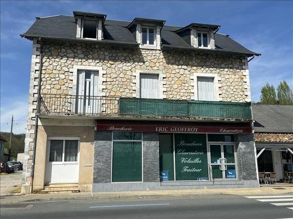 Immeuble à vendre |  Le Lardin-Saint-Lazare |  357 m²