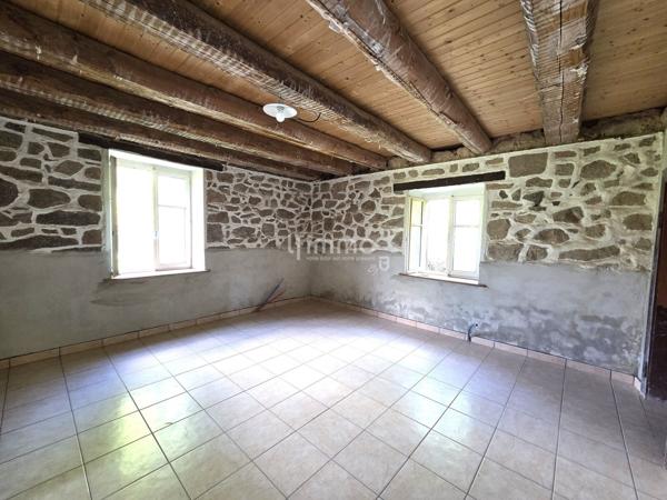 Ferme partiellement rénovée – 338m² -145,66ares – Cadre rare