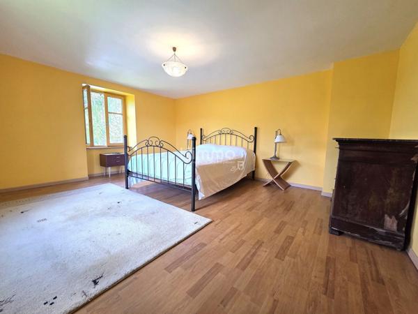 Ferme partiellement rénovée – 338m² -145,66ares – Cadre rare