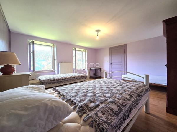 Ferme partiellement rénovée – 338m² -145,66ares – Cadre rare