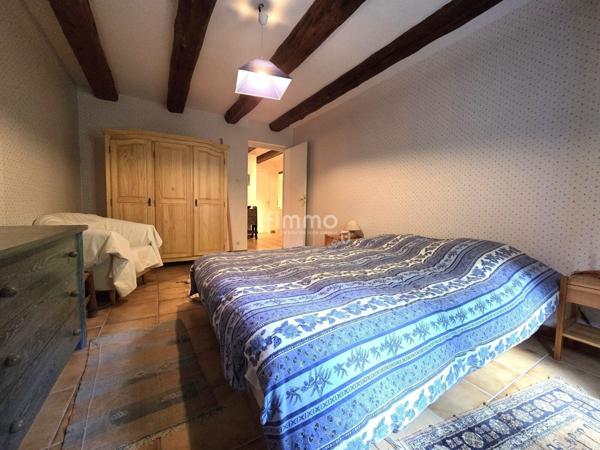 Ferme partiellement rénovée – 338m² -145,66ares – Cadre rare