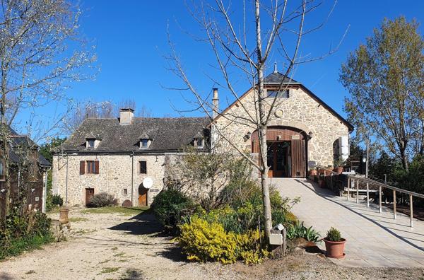 CORPS DE FERME RENOVE Morlhon le haut