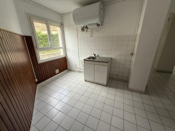 Appartement à vendre 77 420 € Châteauroux 3 p 75 m² DPE D