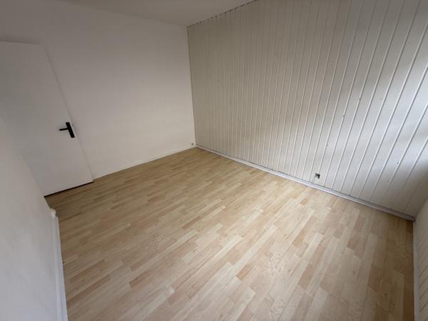 Appartement à vendre 77 420 € Châteauroux 3 p 75 m² DPE D
