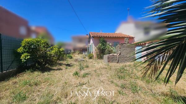 Saint-Cyprien - Maison à rénover sur beau terrain avec de multiples possibilités