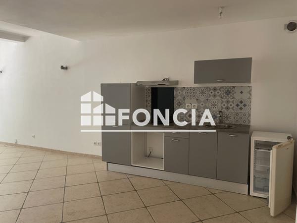 Location Appartement 2 pièces 57.68 m² - 6 PLACE DE LA MAIRIE Gareoult 83136