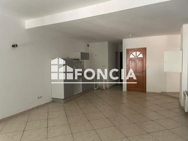 Location Appartement 2 pièces 57.68 m² - 6 PLACE DE LA MAIRIE Gareoult 83136