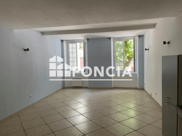 Location Appartement 2 pièces 57.68 m² - 6 PLACE DE LA MAIRIE Gareoult 83136