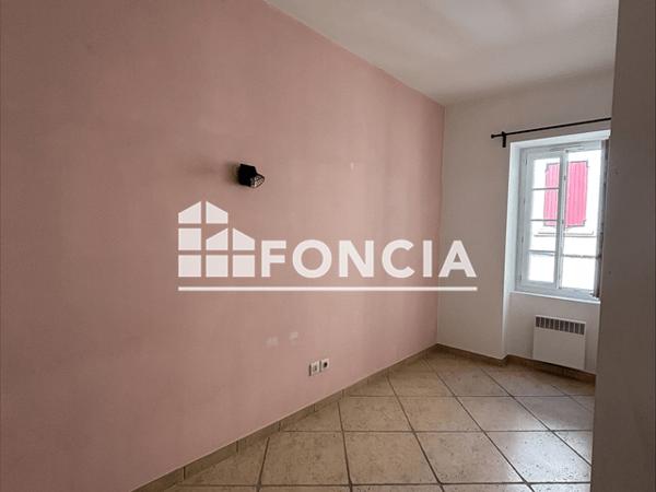 Location Appartement 2 pièces 57.68 m² - 6 PLACE DE LA MAIRIE Gareoult 83136