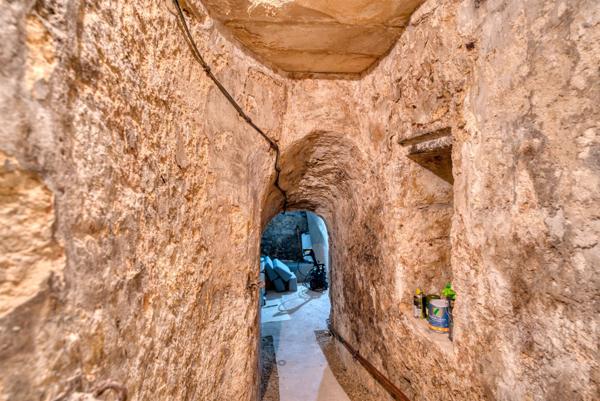 Appartement 2 chambres avec patio et cave dans le triangle d'or de La Rochelle