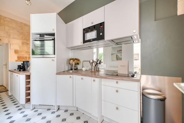 Appartement 2 chambres avec patio et cave dans le triangle d'or de La Rochelle