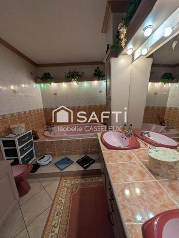 Saint-Quentin - Remicourt : Un immeuble au cachet unique, avec un vaste local commercial en vitrine sur rue passante, idéal pour donner vie à vos projets les plus ambitieux.