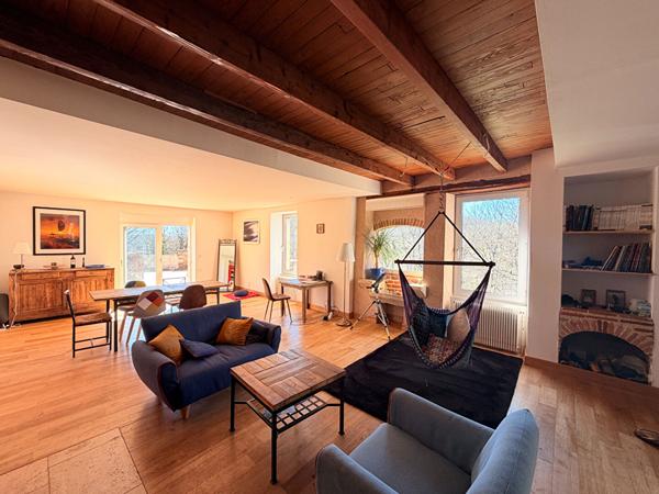 Maison en pierres, avec piscine sur 4 hectares