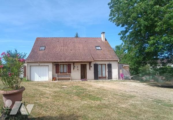 Sur la commune de Lorrez-le-Bocage, pavillon familiale de 136 m² sur 1681 m² de terrain, 4 chambres.