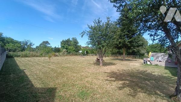 Sur la commune de Lorrez-le-Bocage, pavillon familiale de 136 m² sur 1681 m² de terrain, 4 chambres.
