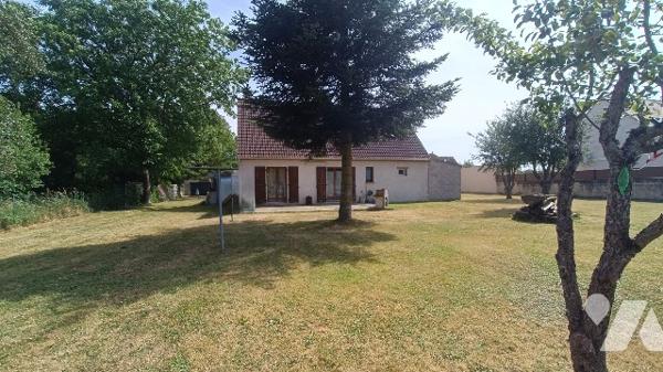 Sur la commune de Lorrez-le-Bocage, pavillon familiale de 136 m² sur 1681 m² de terrain, 4 chambres.