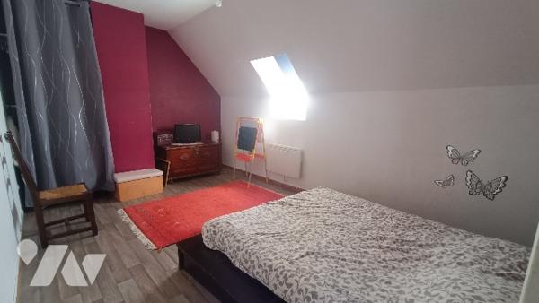 Sur la commune de Lorrez-le-Bocage, pavillon familiale de 136 m² sur 1681 m² de terrain, 4 chambres.