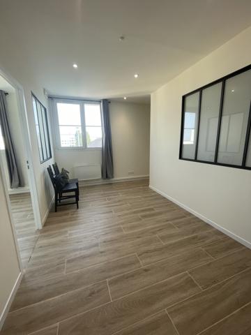 TROYES BUREAUX