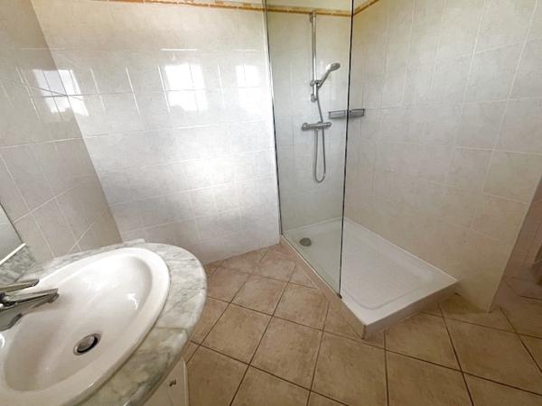 L'Isle-sur-la-Sorgue (84800) Superbe appartement de 59 m² avec terrasse