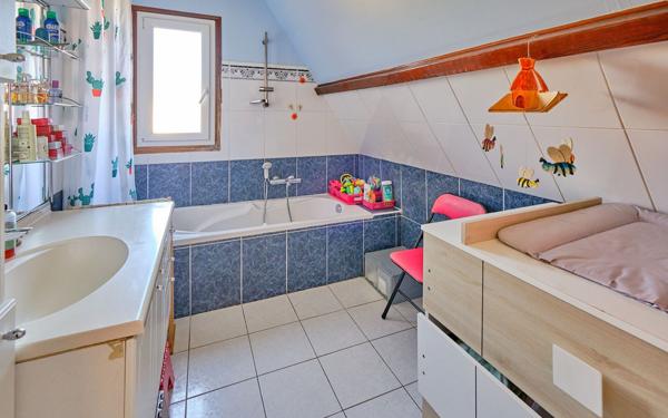 Maison à vendre    5 pièces • 105 m2 Biéville-Beuville