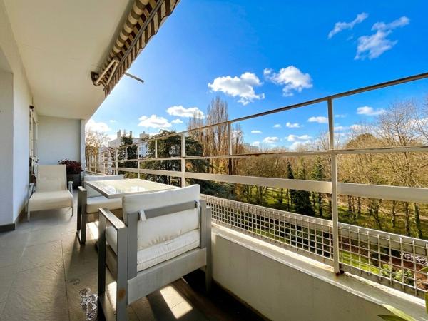Monselet grand T4 avec terrasse, cave et parking couvert