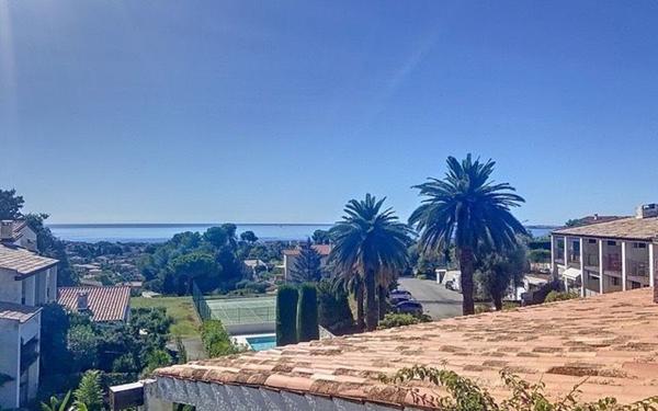 Maison à vendre    5 pièces •  Cagnes-sur-Mer