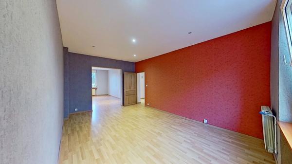 🏡 Appartement 4 pièces de 86 m² à Nilvange: beaux volumes et véritable potentiel à révéler