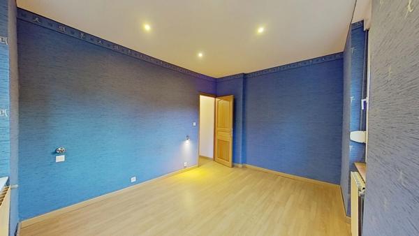 🏡 Appartement 4 pièces de 86 m² à Nilvange: beaux volumes et véritable potentiel à révéler