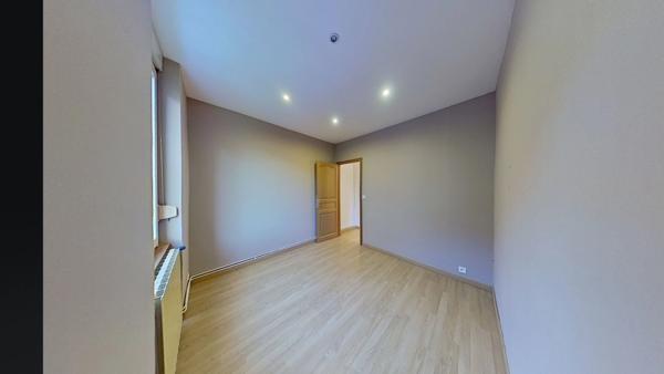 🏡 Appartement 4 pièces de 86 m² à Nilvange: beaux volumes et véritable potentiel à révéler