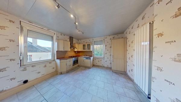 🏡 Appartement 4 pièces de 86 m² à Nilvange: beaux volumes et véritable potentiel à révéler