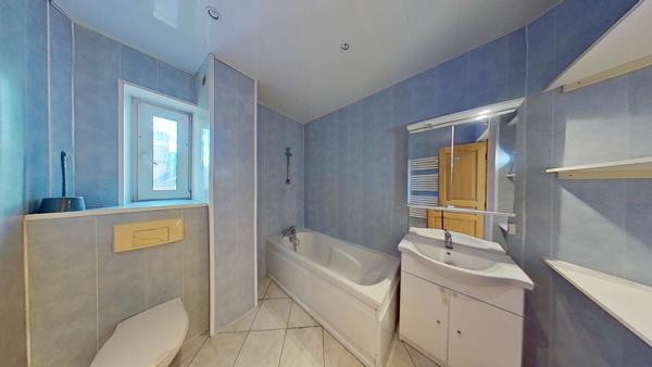 🏡 Appartement 4 pièces de 86 m² à Nilvange: beaux volumes et véritable potentiel à révéler