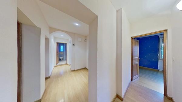🏡 Appartement 4 pièces de 86 m² à Nilvange: beaux volumes et véritable potentiel à révéler