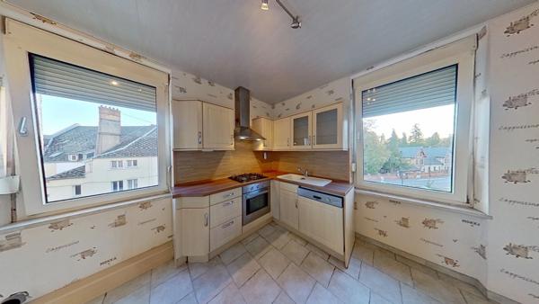 🏡 Appartement 4 pièces de 86 m² à Nilvange: beaux volumes et véritable potentiel à révéler