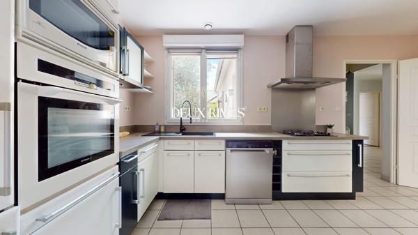 Thouaré-sur-Loire – Maison familiale de 205 m² – Vie de plain-pied – Double garage - Construction 2004 - DPE C