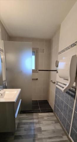 Maison à louer 916 € CC ROULLET ST ESTEPHE 4 p 129 m² DPE D