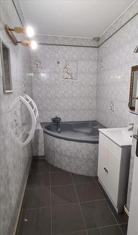 Maison à louer 916 € CC ROULLET ST ESTEPHE 4 p 129 m² DPE D