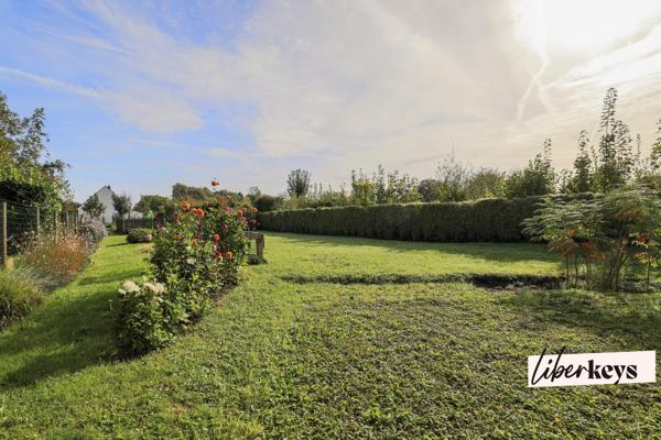 Maison 4 chambres, 180 m² avec local commercial loué, cour, jardin et potentiel d’aménagement