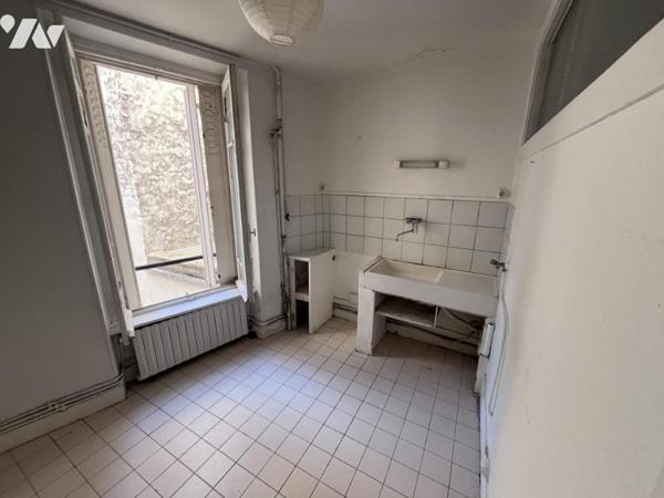 Appartement 1/2 pièces, 34,29 m², à rénover.