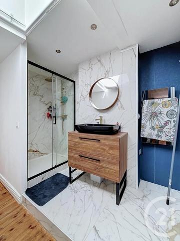 Maison à vendre  5 pièces - 178 m 2   RIOM  - 63