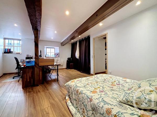 Maison à vendre  5 pièces - 178 m 2   RIOM  - 63