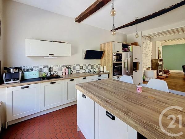 Maison à vendre  5 pièces - 178 m 2   RIOM  - 63