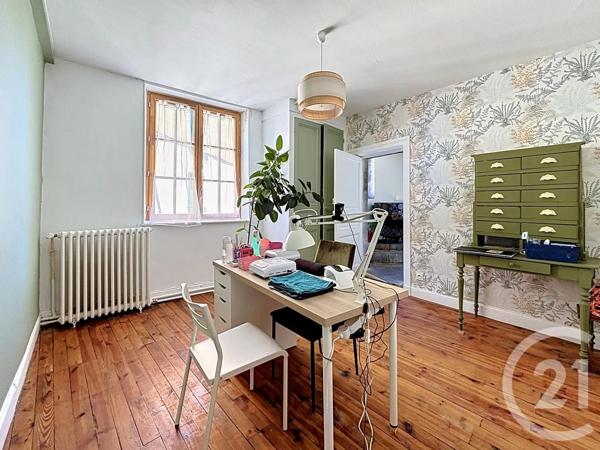 Maison à vendre  5 pièces - 178 m 2   RIOM  - 63