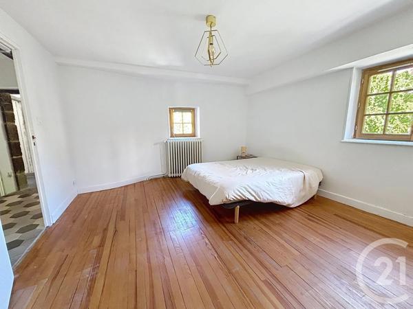 Maison à vendre  5 pièces - 178 m 2   RIOM  - 63