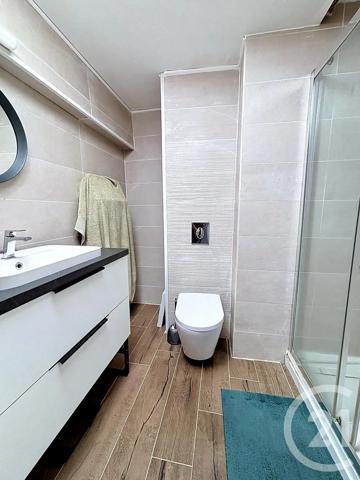 Maison à vendre  5 pièces - 178 m 2   RIOM  - 63
