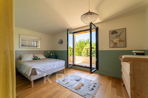 Ancienne grange rénovée avec piscine et son terrain en plein coeur de campagne Nîmoise