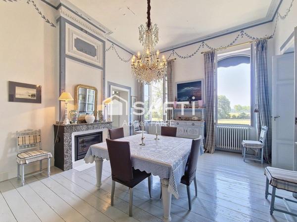 À VENDRE – CHÂTEAU DU XIXe SIÈCLE – 448 m²  avec un parc de 7 hectares  aux portes de Toulouse