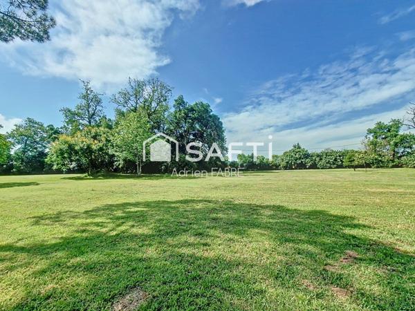 À VENDRE – CHÂTEAU DU XIXe SIÈCLE – 448 m²  avec un parc de 7 hectares  aux portes de Toulouse