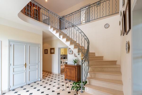 Demeure Île-de-France, élégance et généreux volumes