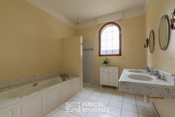 Demeure Île-de-France, élégance et généreux volumes